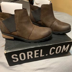 Emelie Chelsea Cattail Women Waterproof Boots